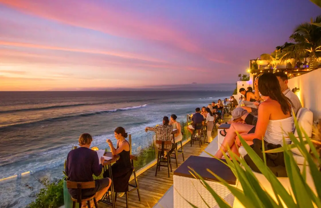 FAMOUS SUNSET THEATER